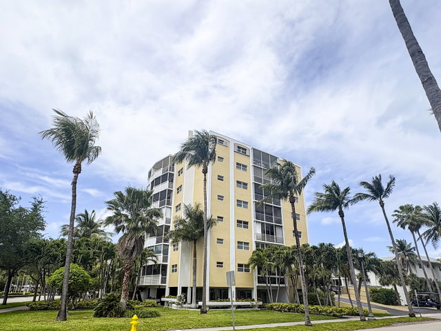 Crandon Tower photo 2